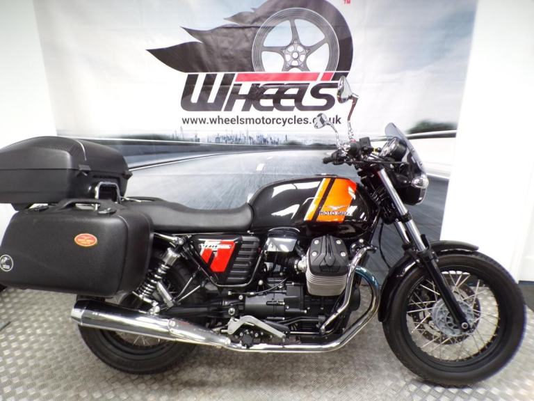 2015 MOTO GUZZI V7 SPECIAL WITH FULL LUGGAGE