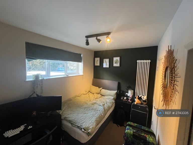 1 bedroom in Mayhew Crescent, High Wycombe, HP13 (#2743335)