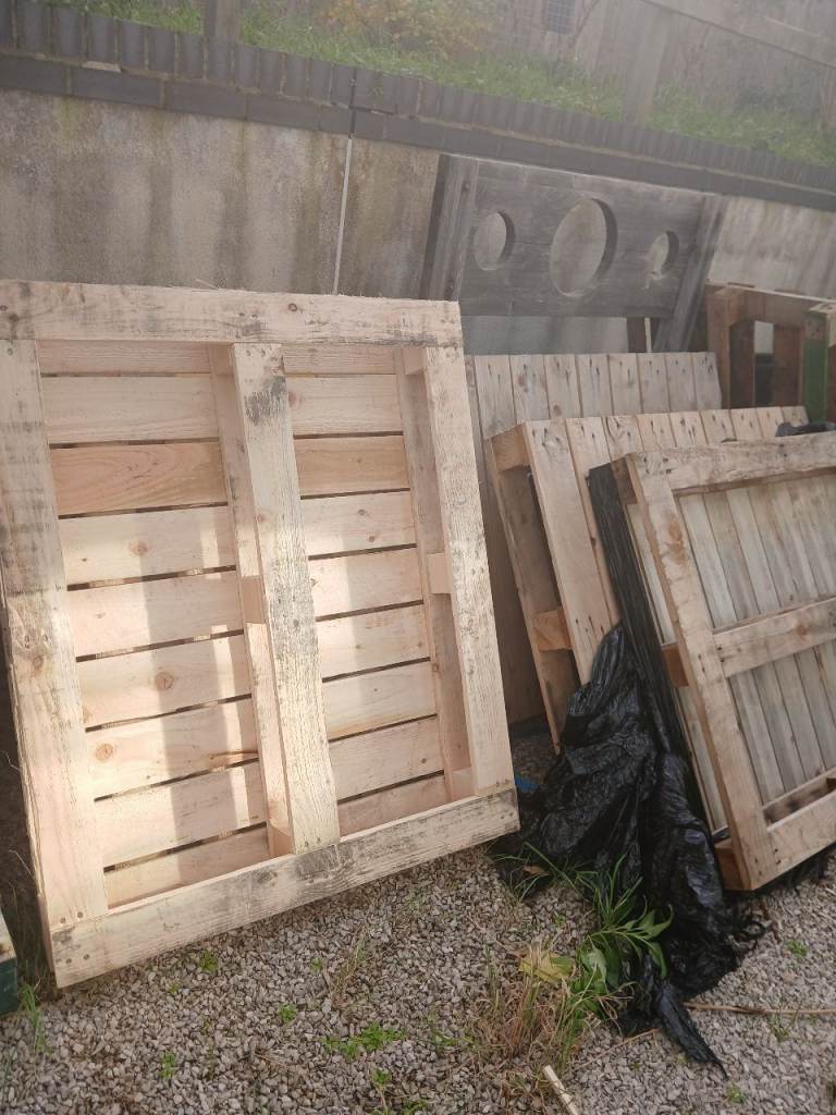 Wooden Pallets – Good Condition, Ready for Projects