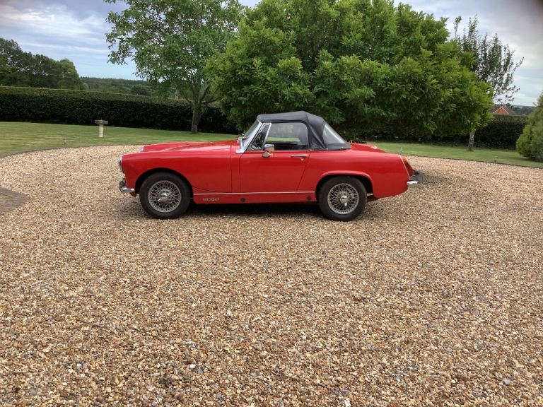 Red MG, MIDGET 1975, 1491 (cc) Convertible 