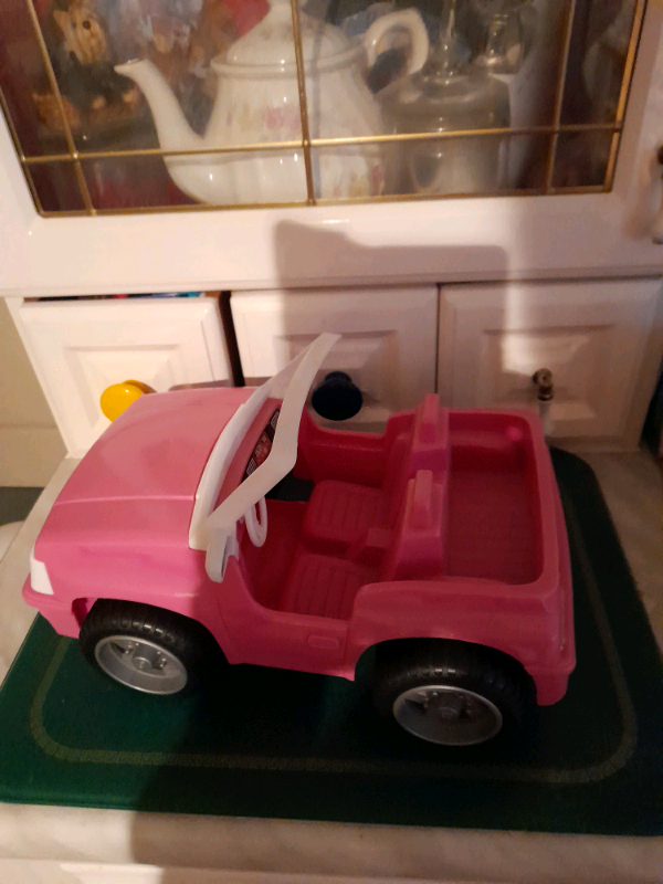Barbies Toy Pink Jeep 