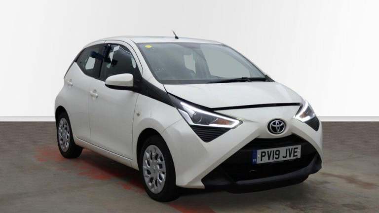 2019 Toyota AYGO 1.0 VVT-i x-play Euro 6 5dr HATCHBACK Petrol Manual