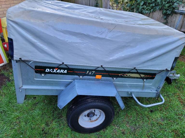 Daxara 147 car trailer with high frame and cover 