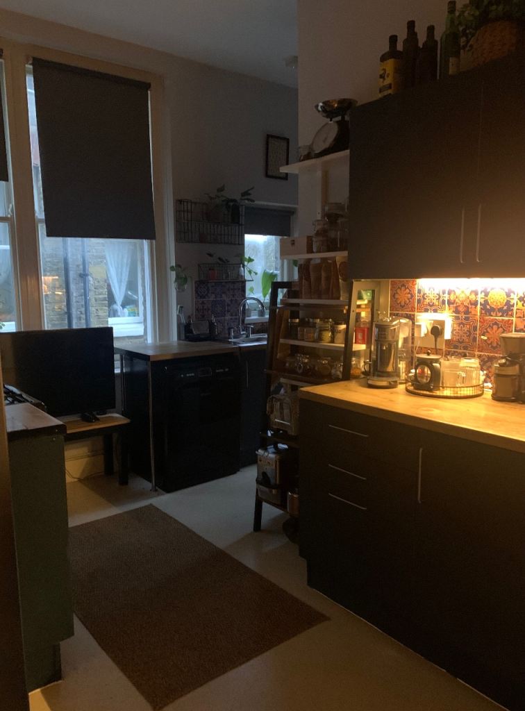 2 bed flat and office room RTB council SW4 or 3 bed flat in Croydon 