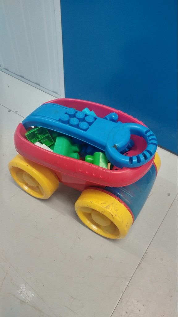 Pull along toy trailer kids childrens playtime bedroom house home friends family toys present