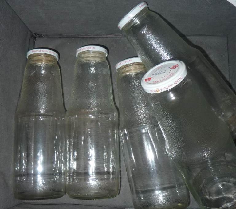 5x1L EMPTY CLEAR GLASS BOTTLES, CLEAN STORAGE, FAB HOME BREWING, CORDIALS, PROJECTS, GIFTS!