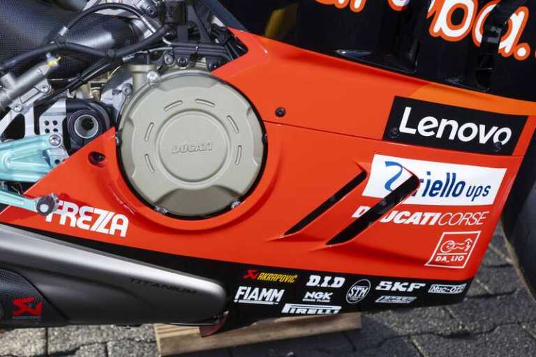  Ducati PANIGALE V4 BAUTISTA WORLD CHAMPIONSHIP REPLICA 11 Manual