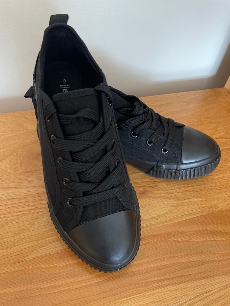 Black Canvas Trainers size 6 As New Condition