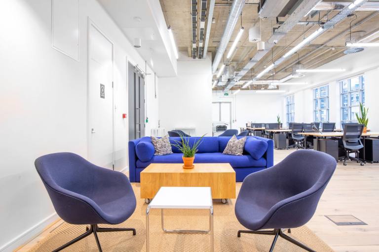 Kensington - W14 8TS \ Office Space for 3 Workstations