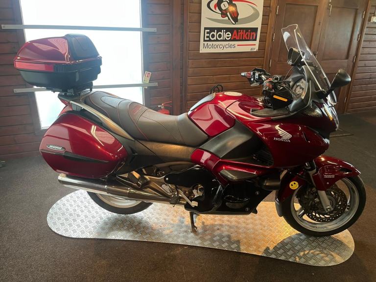 2008 HONDA DEAUVILLE NT700VA  ** IDEAL TOURING / COMMUTER  MACHINE**