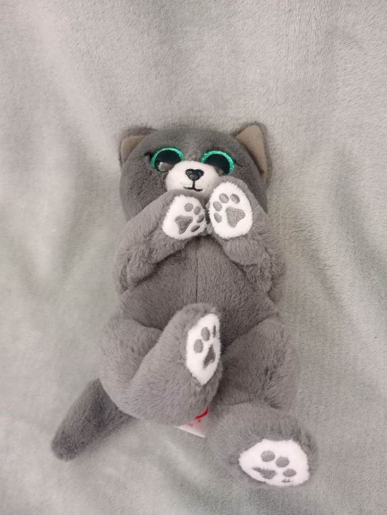 Gray cat soft toy 