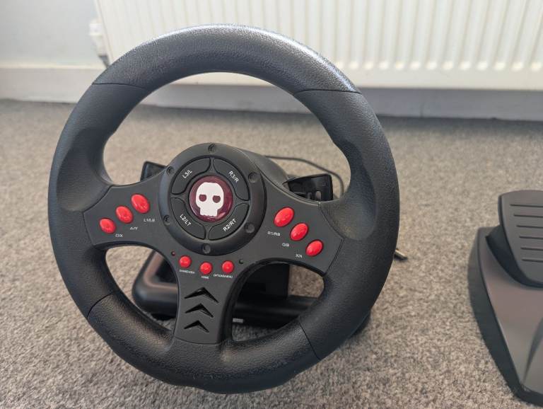 Original NumSkull racing wheel with pedals