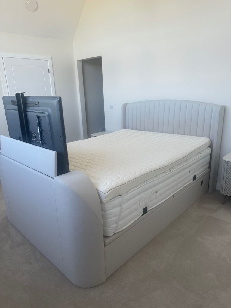 King size tv bed with mattress 