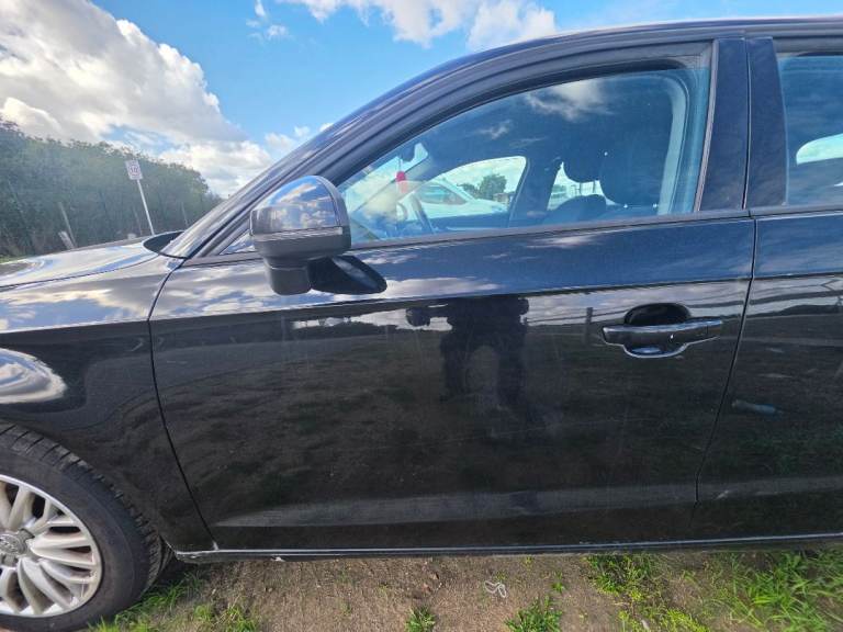 AUDI A3 MK3 8V FRONT 5 DOOR PANEL LEFT Passenger side BLACK 2018 BREAKING PARTS 