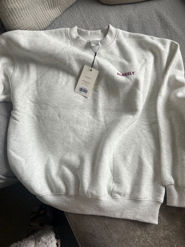 New women’s blakely jumper size S