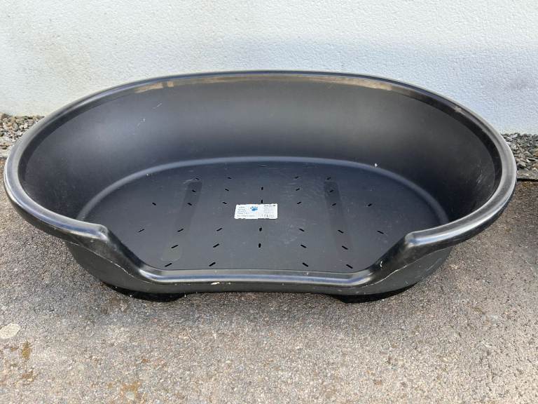 Black Plastic Dog Bed 78cms (can drop off at no extra charge in Castle Douglas)