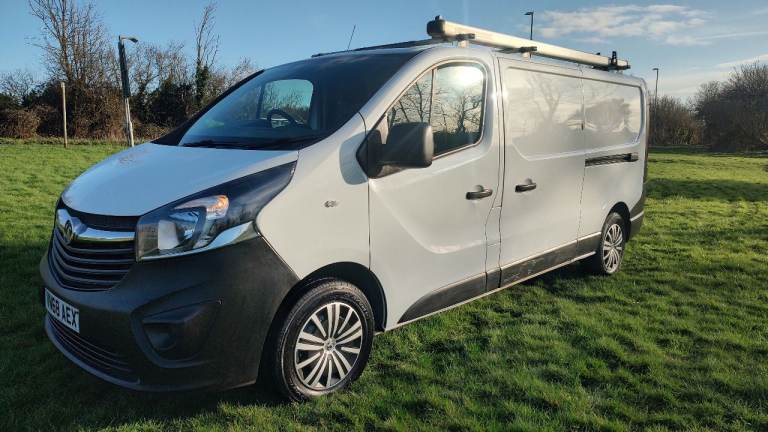 Vauxhall, VIVARO, L1L2 LWB Panel Van, 2018, Manual, 1598 (cc)