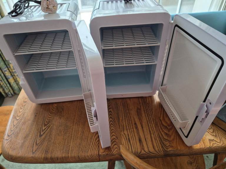 Mini fridges 