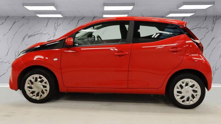 2021 Toyota AYGO 1.0 VVT-i x-play Hatchback 5dr Petrol Manual Euro 6 (s/s) (71 ps) 1 OWNER F Hatc...