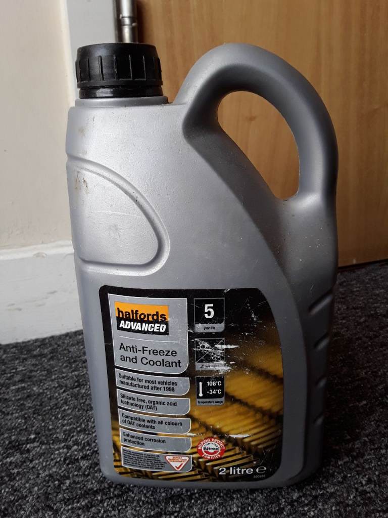 New, 2 ltr Halfords advanced yr round antifreeze n coolant