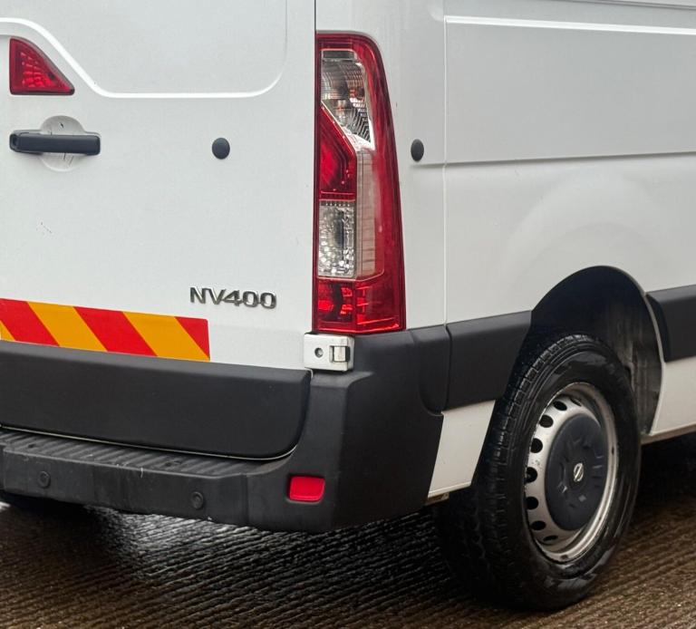2017 Nissan NV400 2.3 dCi 33 SE FWD L2 H2 Euro 6 5dr Diesel