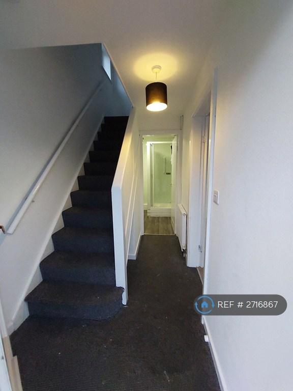 3 bedroom house in Stockdale Crescent, Bamber Bridge, Preston, PR5 (3 bed) (#2716867)