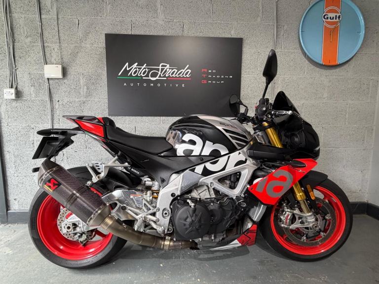 Aprilia Tuono 1100 V4 Factory ..Akrapovic exhaust