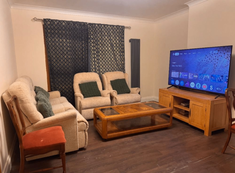 3 bedroom house looking for flatmates 