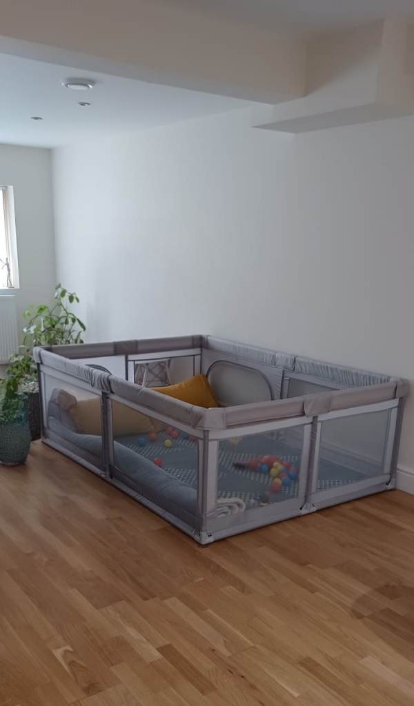 Baby Playpen with Play Mat and Balls – Good Condition