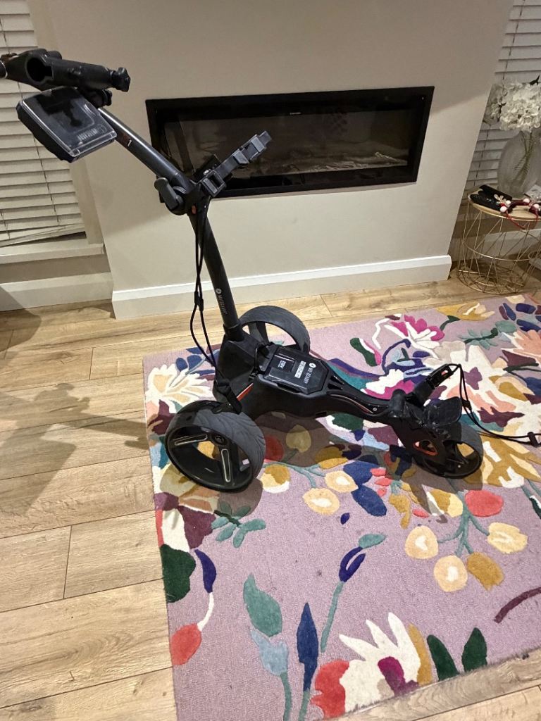 Motocaddy M1 Electric Golf Trolley
