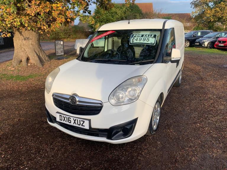 image for 2016 Vauxhall Combo 2000 1.3 CDTI 16V H1 Sportive Van PANEL VAN Diesel Manual