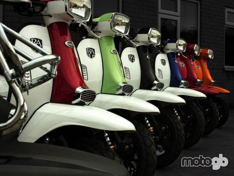 ROYAL ALLOY GT 125cc A Modern Classic Retro Automatic Moped Scooter