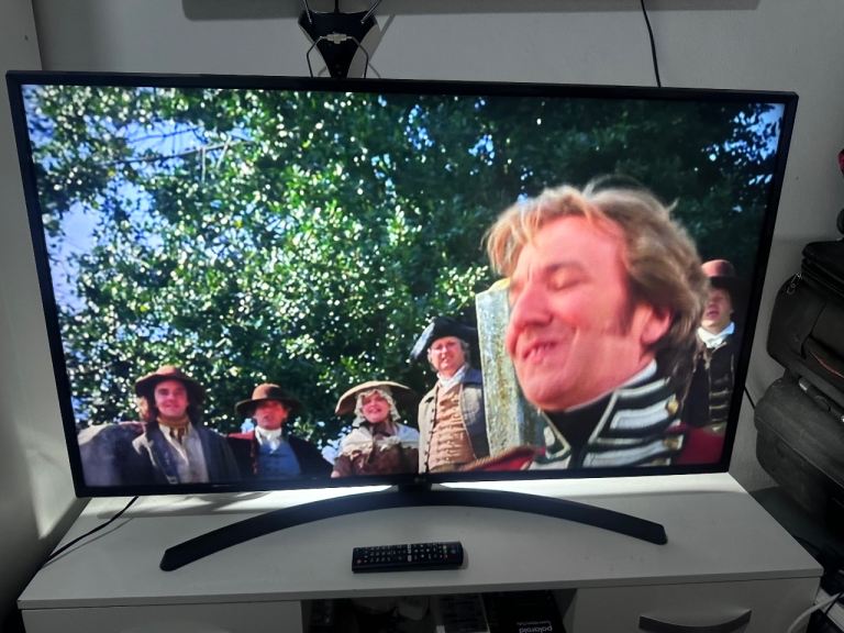 49” LG 4k SMART LED HDR ULTRA HDTV 