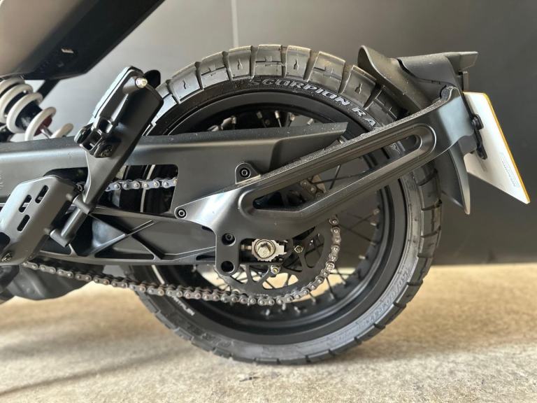 STUNNING ONE OWNER 2023/23 HUSQVARNA SVARTPILEN 401 MOTORYCYCLE