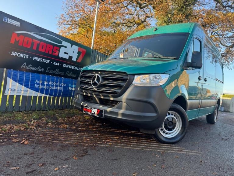  Mercedes-Benz Sprinter SPRINTER 2.1L 314CDI 3.5t H2 L2 RWD WINDOW COMBI CREW