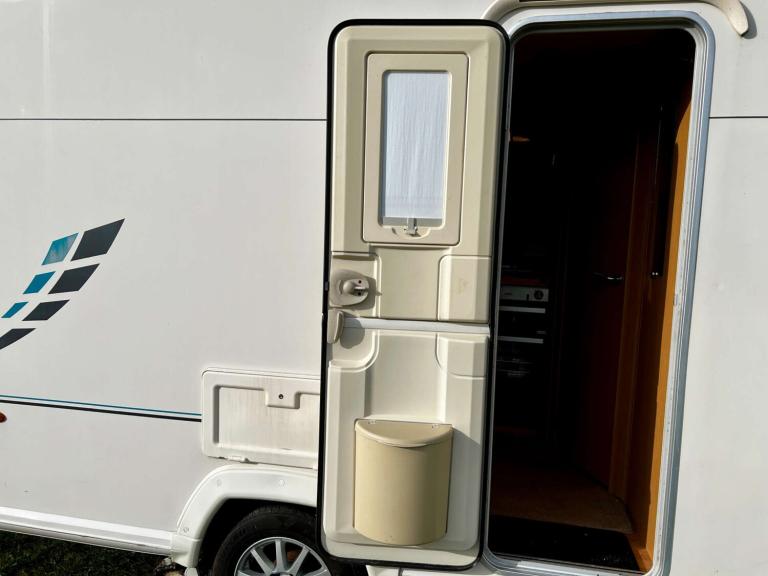 2011 Peugeot Olympus 462 Olympus 462 Single Axle Unlisted Petrol Automatic