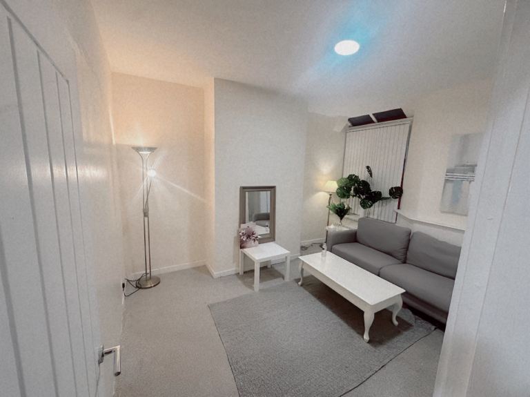 3 bed room full furnished house for rent