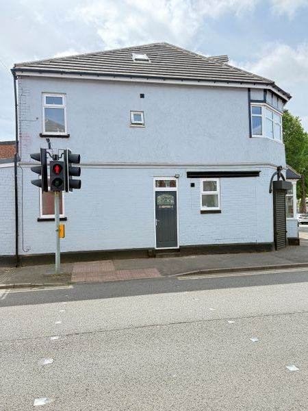*B.C.H*-Studio Bedsit-WEST BROMWICH, Lodge Rd-Walking Distance to Lodge Rd Tram Stop