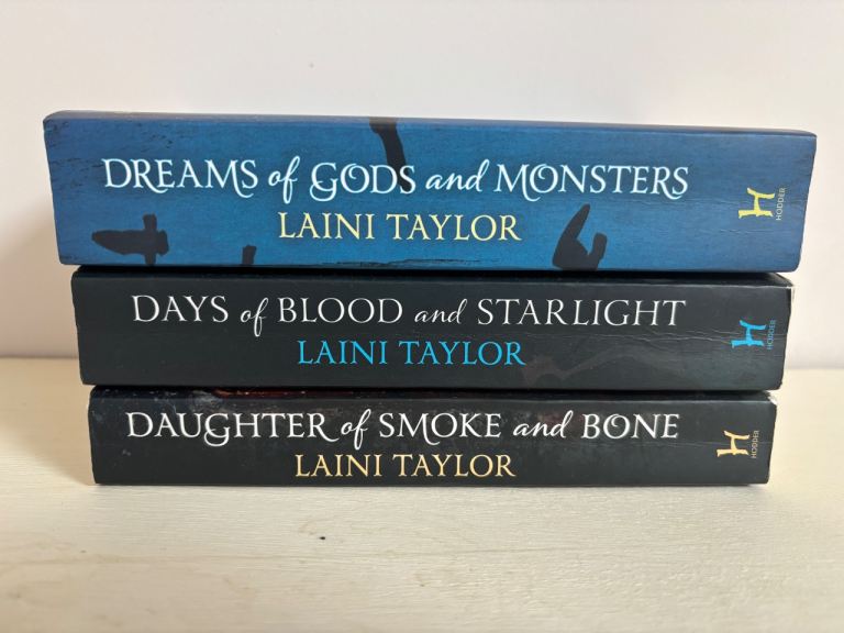 Laini Taylor Daughter of Smoke and Bone Trilogy - Good Condition