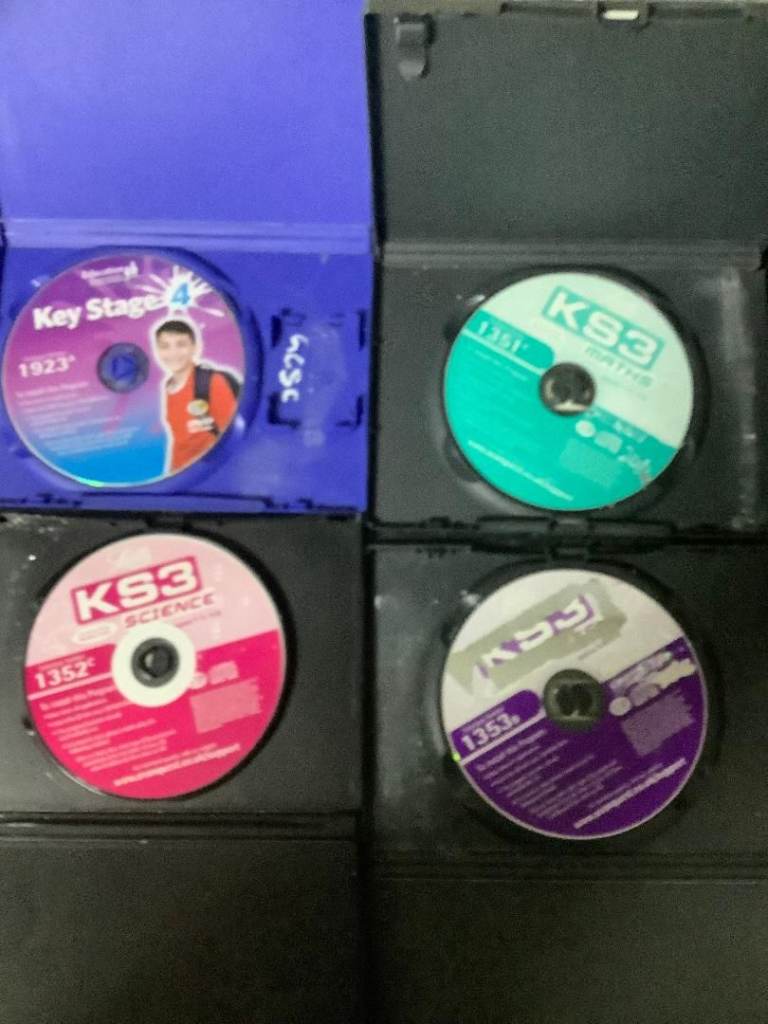 GCSE Books Bundle, 4 CD's stage 3/4, 3 Dictionaries English and French.