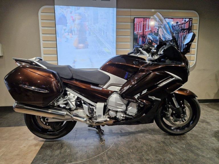 YAMAHA FJR 1300 IN BROWN.