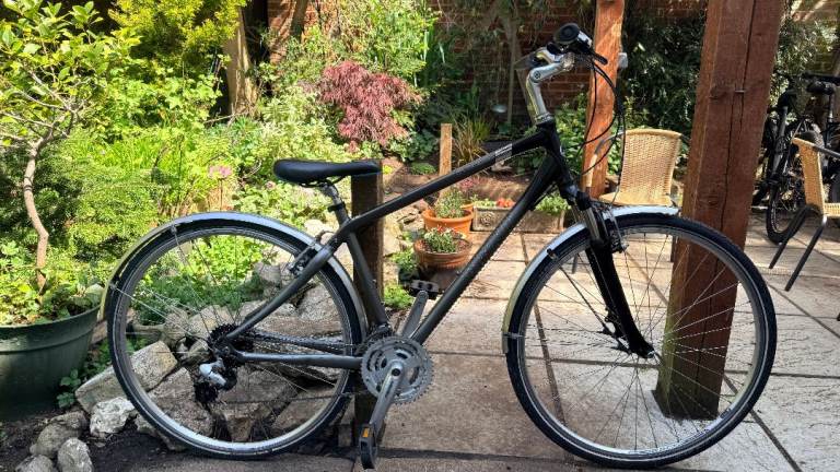 Giant Cypress Hybrid Bike Serviced 
