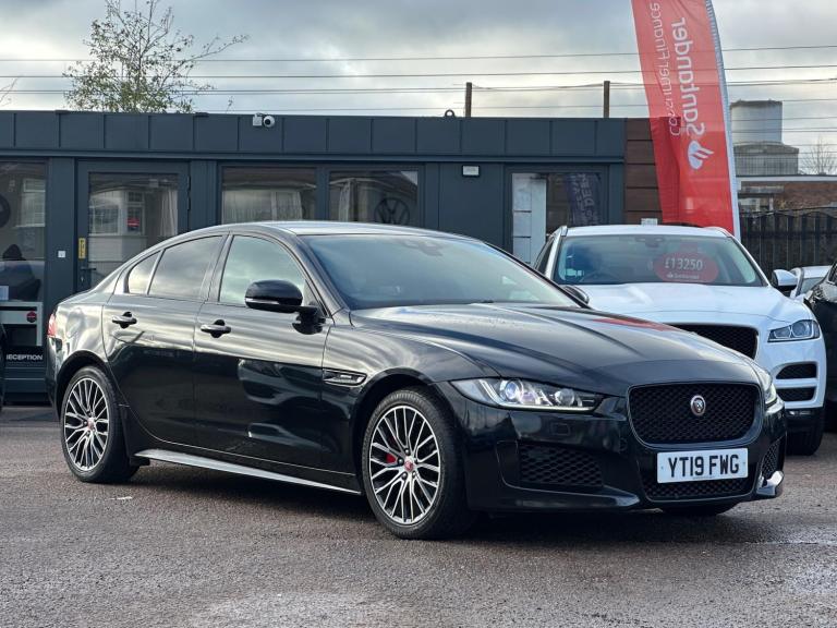 2019 Jaguar XE 2.0i Landmark Auto Euro 6 (s/s) 4dr SALOON Petrol Automatic