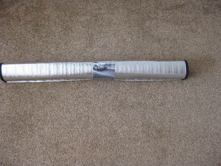 BRAND NEW CAR WINDSCREEN SUNSHADE/FROST PROTECTOR