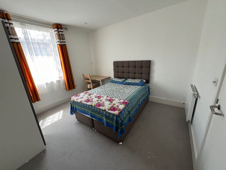 Room to rent 