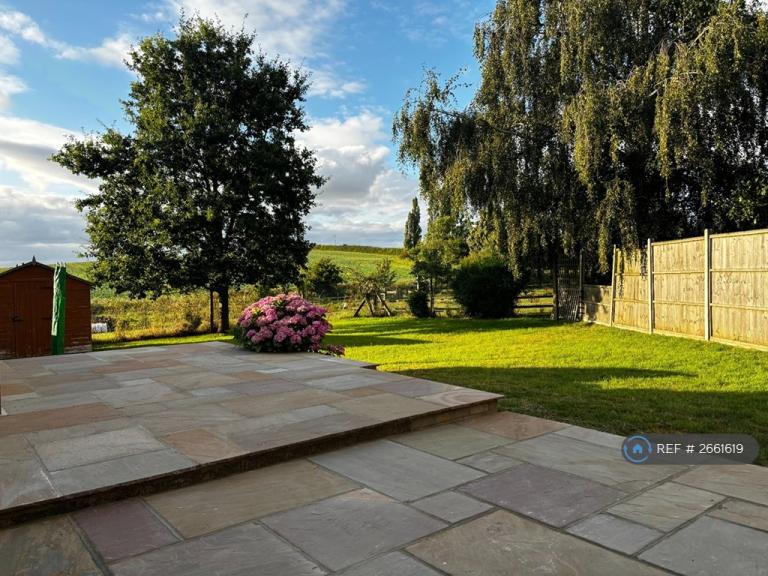 3 bedroom house in Church Close, Milton Ernest, Bedford, MK44 (3 bed) (#2661619)