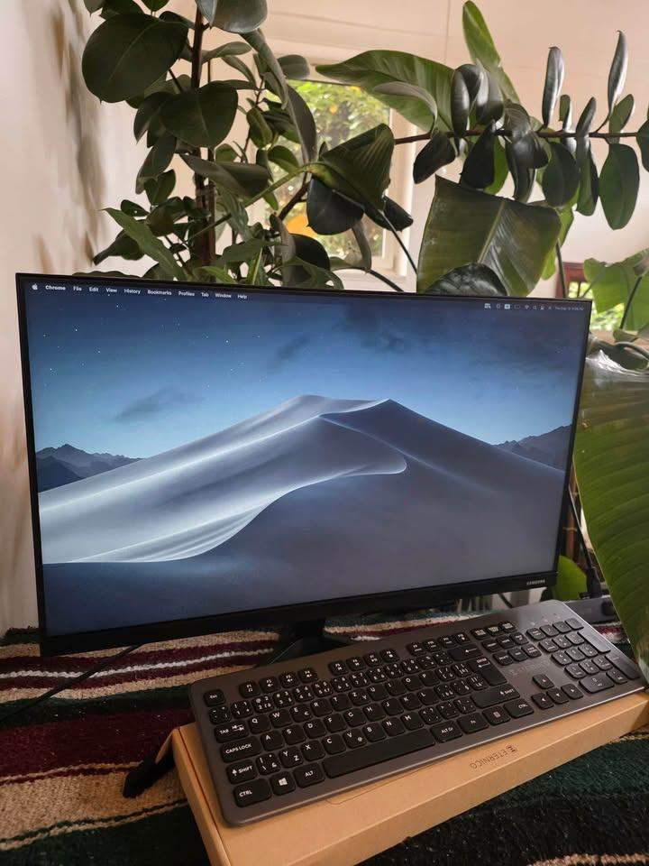 Samsung F24T350FHR (LED 24") + Wireless Keyboard (free)