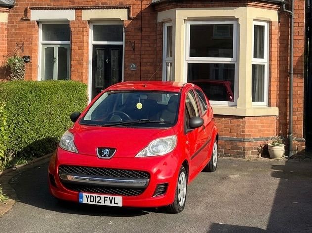 Peugeot, 107, Hatchback, 2012, Manual, 998 (cc), 3 doors