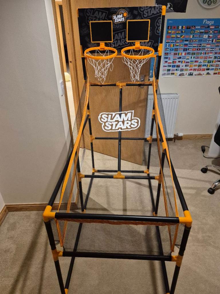 Basketball double hoop game 