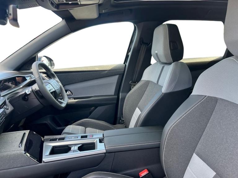  Vauxhall Grandland Electric 73kwh Ultimate Suv 5dr Electric Auto 213 Ps